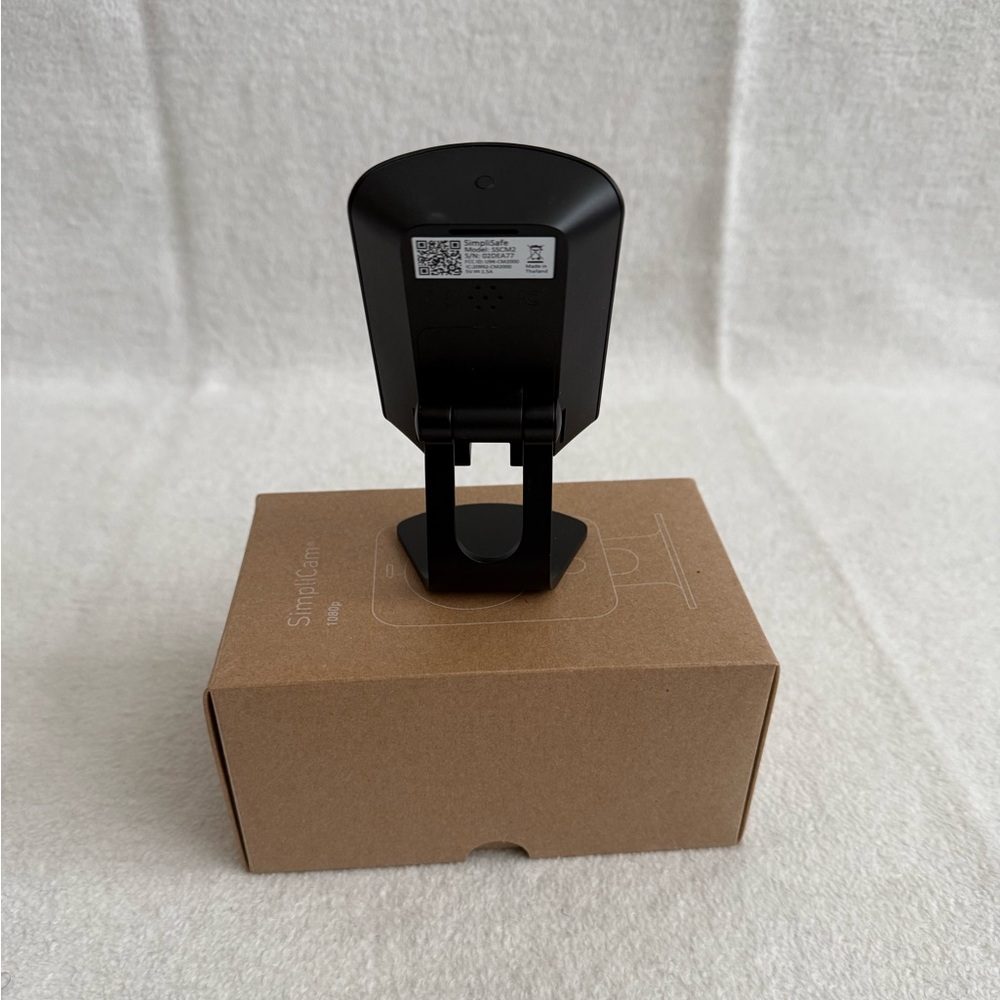 SimpliSafe Black Simplicam Indoor Wired Home Security Camera NWT - Picture 3 of 9